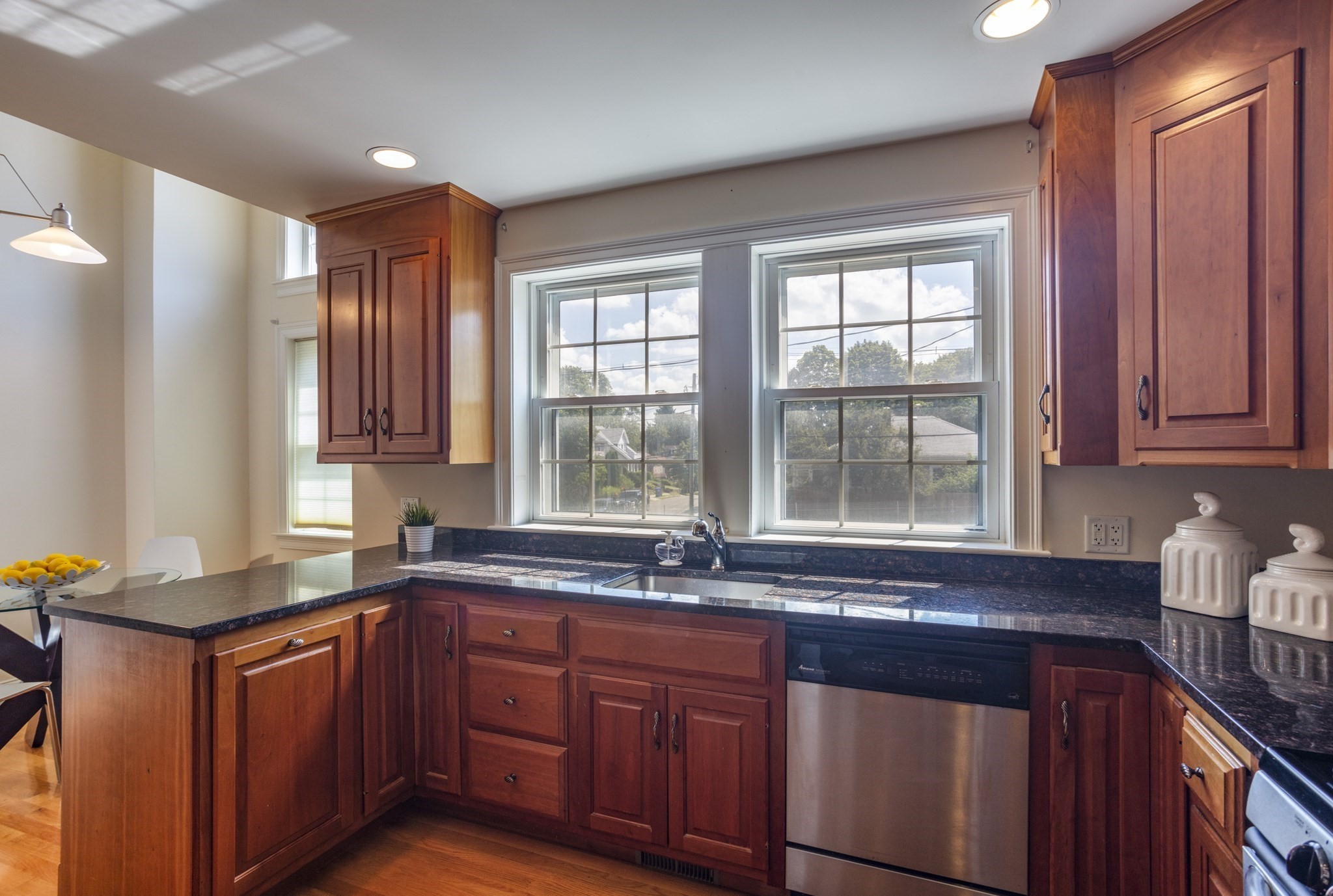 1077 Boylston St, Newton, MA 02461 - Image 4