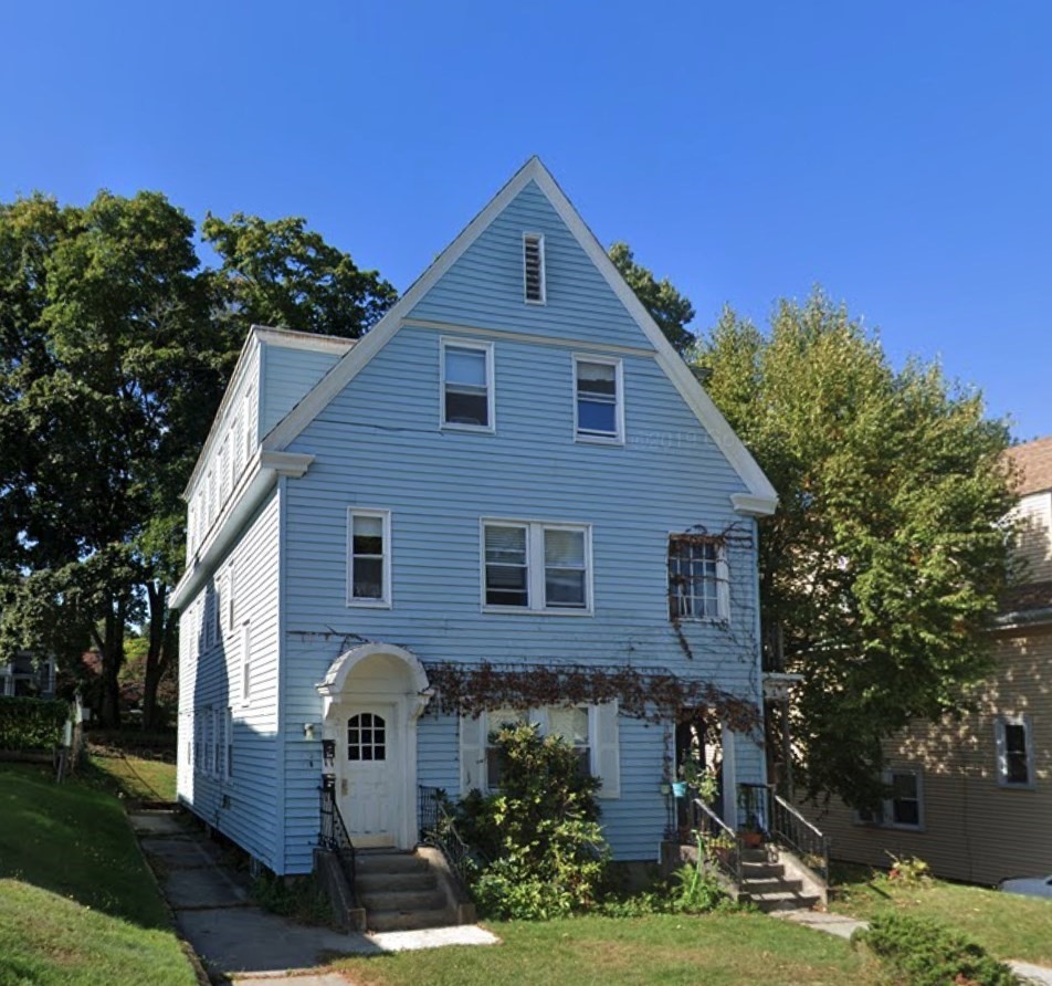 21 Clement St, Worcester, MA 01603