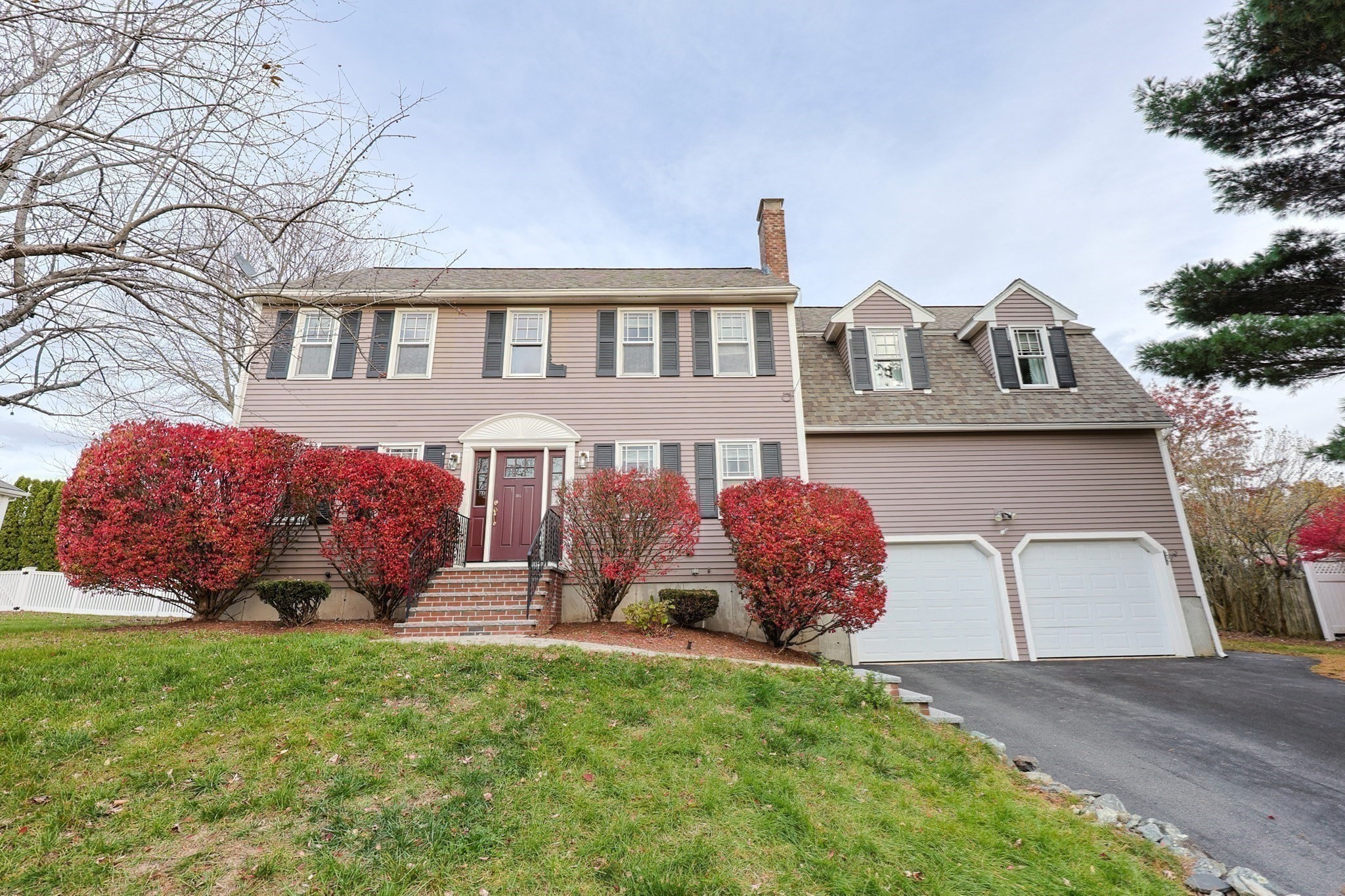 23 Ledgeview Drive, Norwood, MA 02062