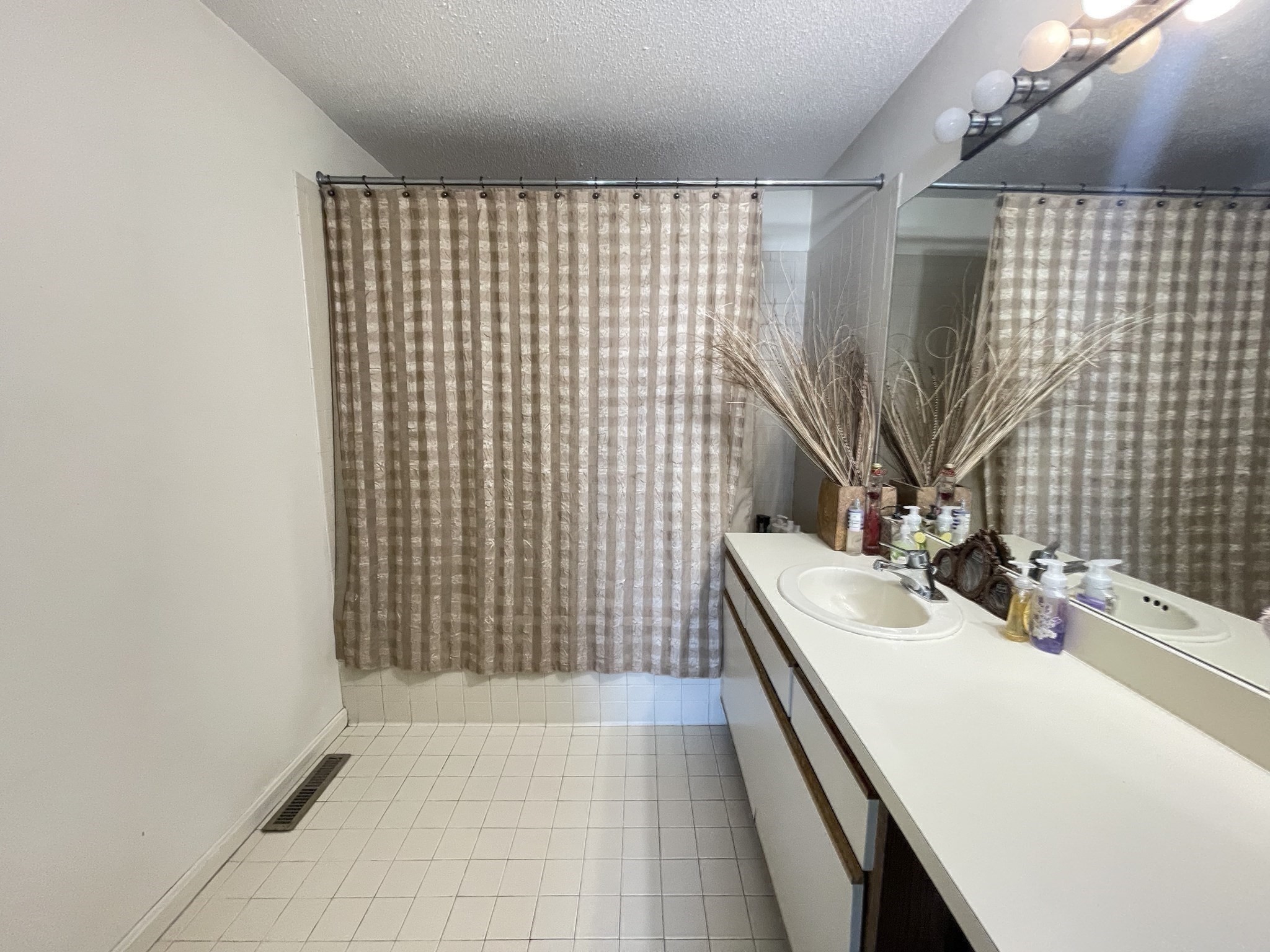 700 Shore Dr Unit 6-604, Fall River, MA 02721 - Image 18