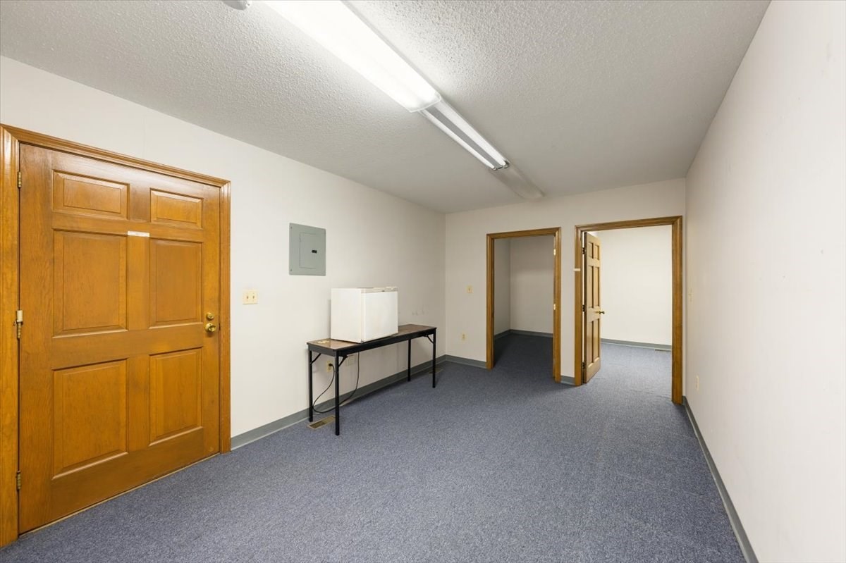 150 Westford, Tyngsborough, MA 01879 - Image 15