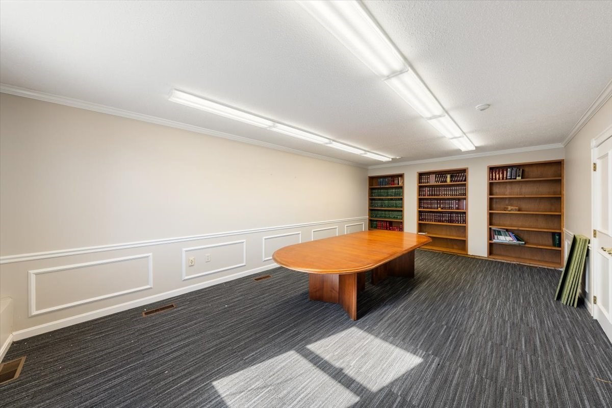 150 Westford, Tyngsborough, MA 01879 - Image 22