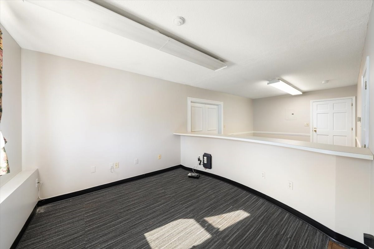 150 Westford, Tyngsborough, MA 01879 - Image 26