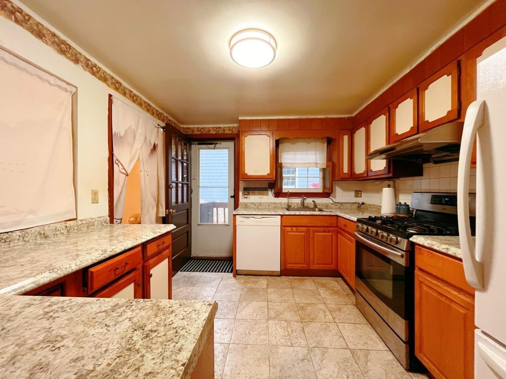24 Grapevine Avenue, Lexington, MA 02421 - Image 7