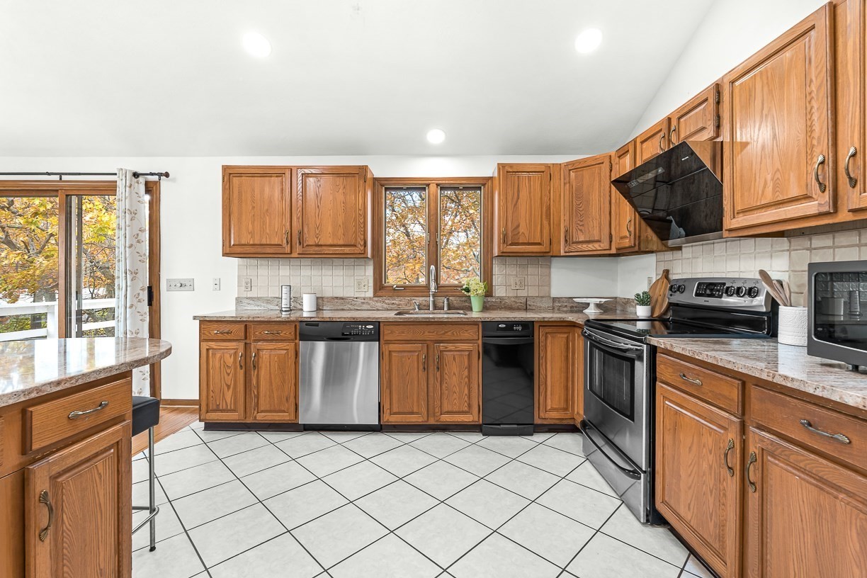 25 Murdoch Rd, Stoneham, MA 02180 - Image 12