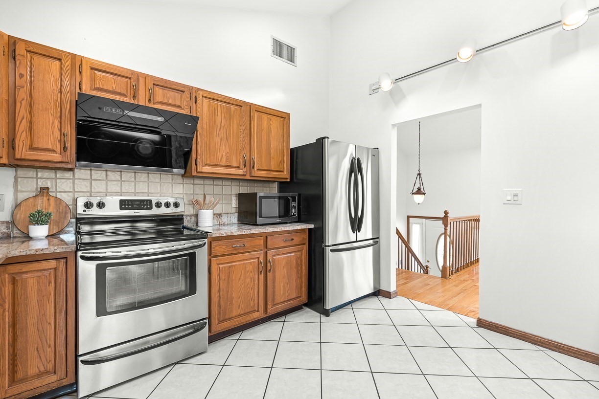 25 Murdoch Rd, Stoneham, MA 02180 - Image 13