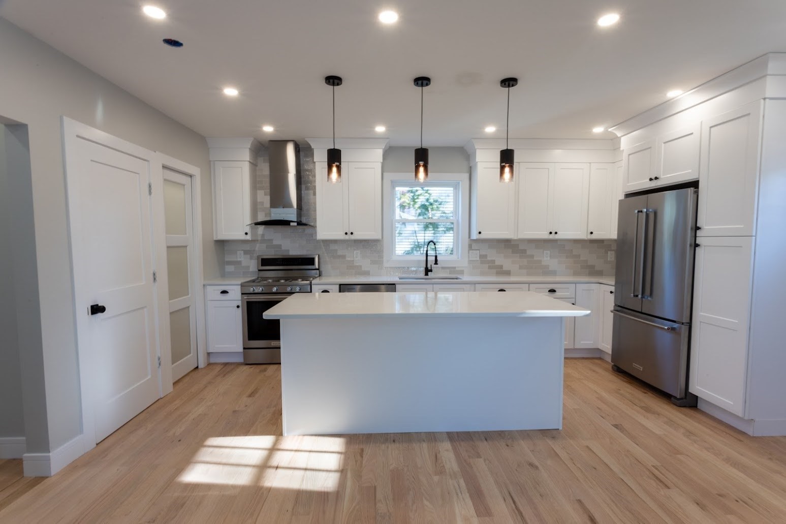 75 Sycamore St, Everett, MA 02149 - Image 2