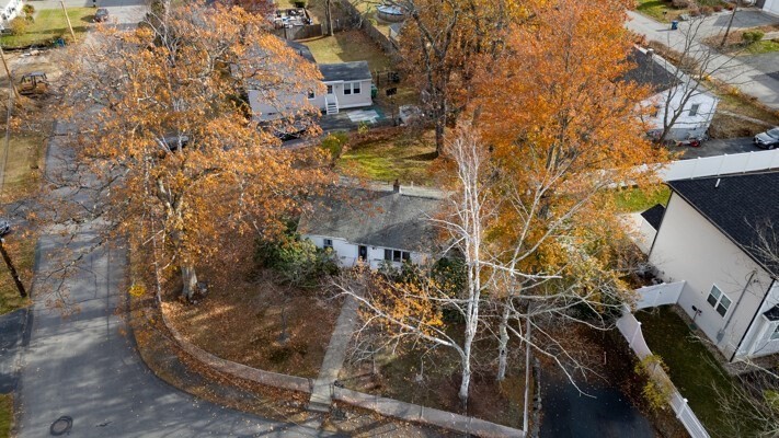 42 Lantern Ln, Burlington, MA 01803 - Image 2