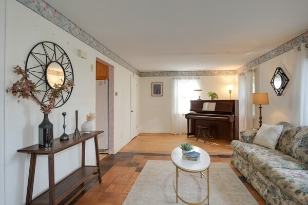 42 Lantern Ln, Burlington, MA 01803 - Image 8