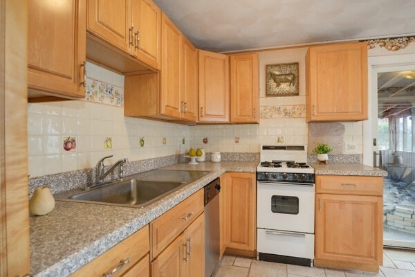 42 Lantern Ln, Burlington, MA 01803 - Image 10