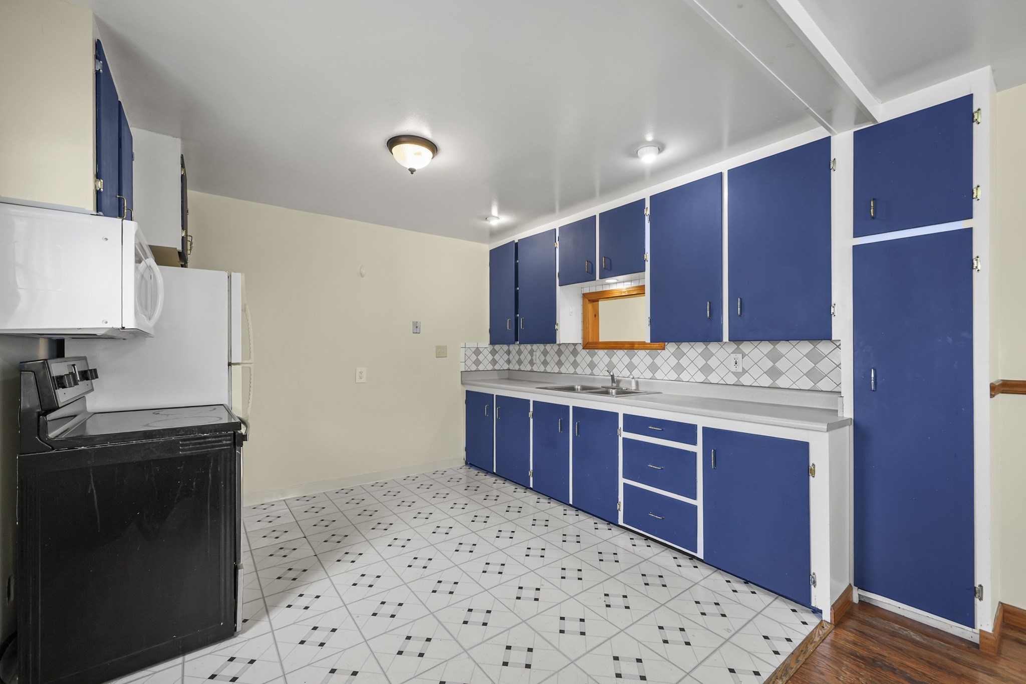 31 Apremont St, Adams, MA 01220 - Image 12