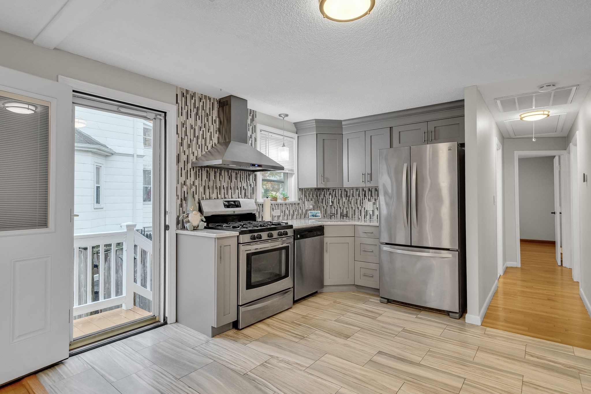 16 Glen Rd, Reading, MA 01867 - Image 4