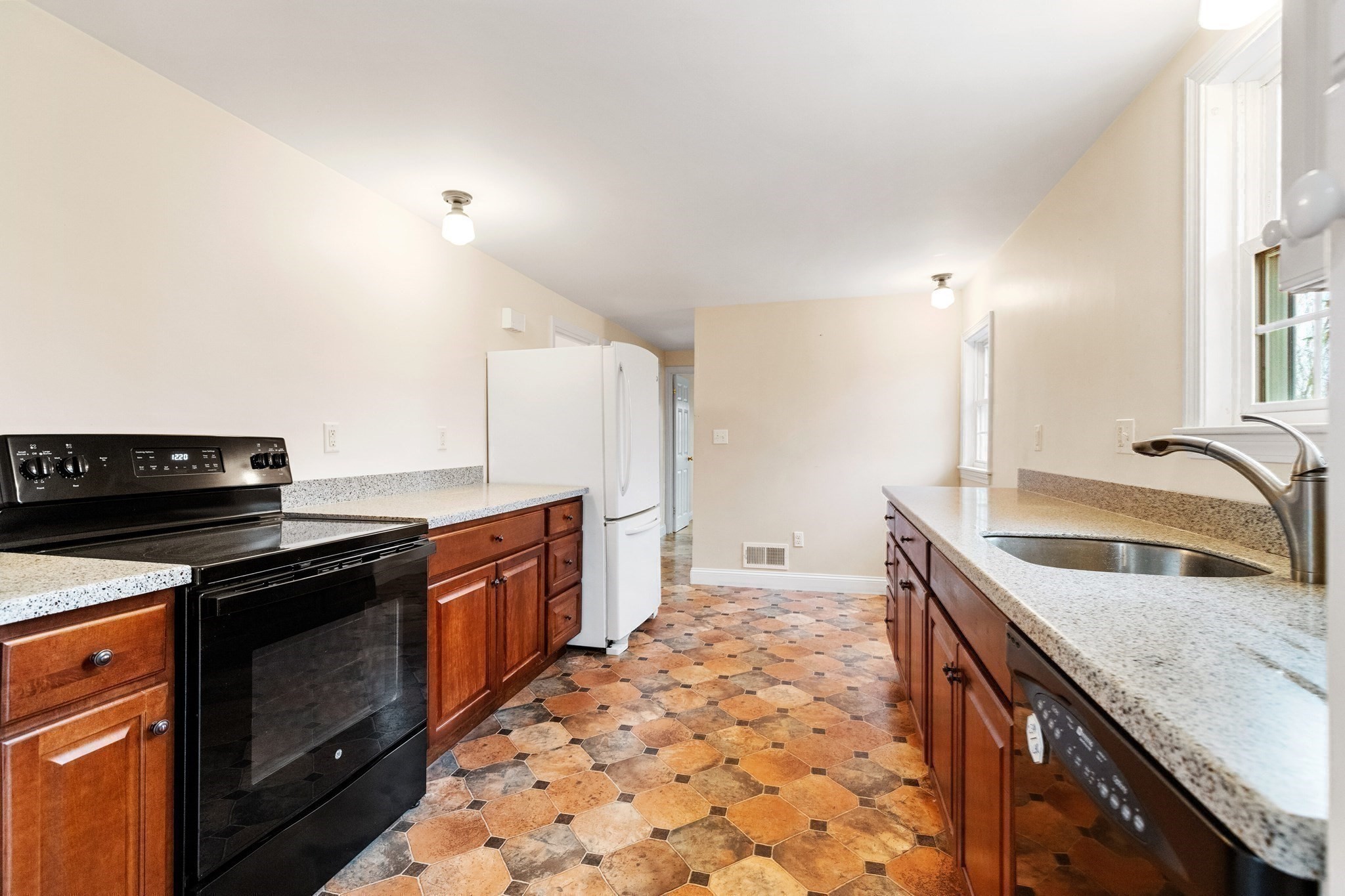 30 Amherst Rd, Marblehead, MA 01945 - Image 15