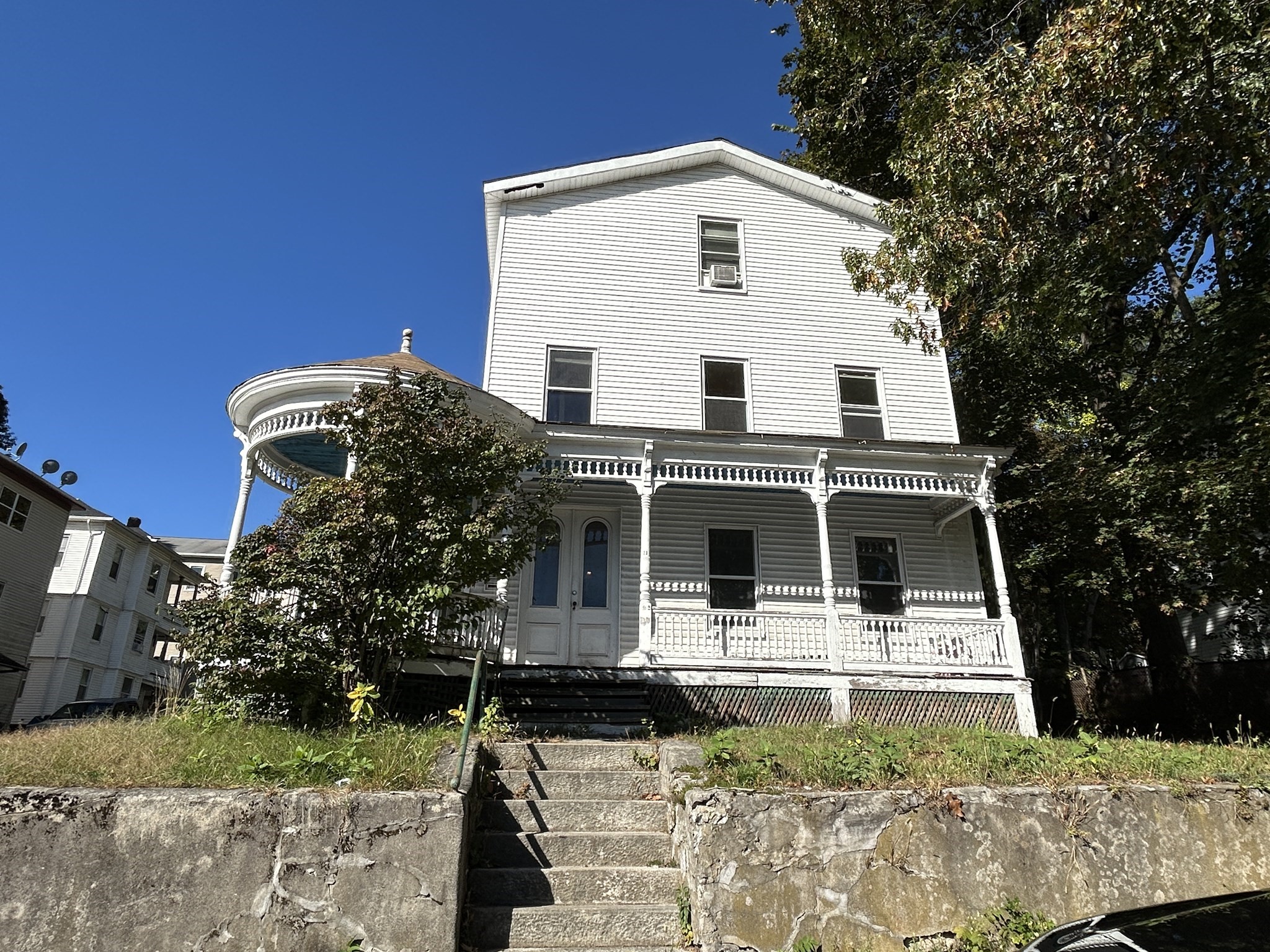 23 Lakewood St, Worcester, MA 01603