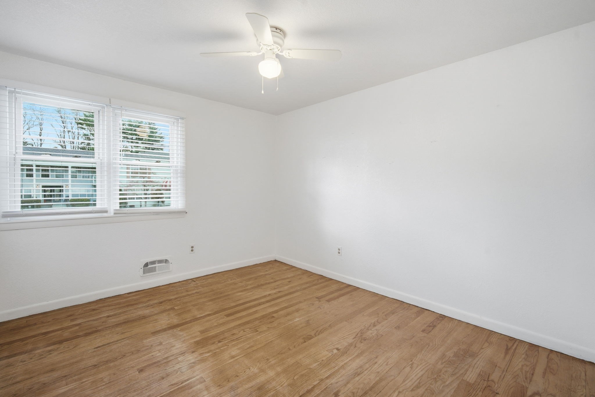 181 Beauchamp Ter, Chicopee, MA 01020 - Image 19