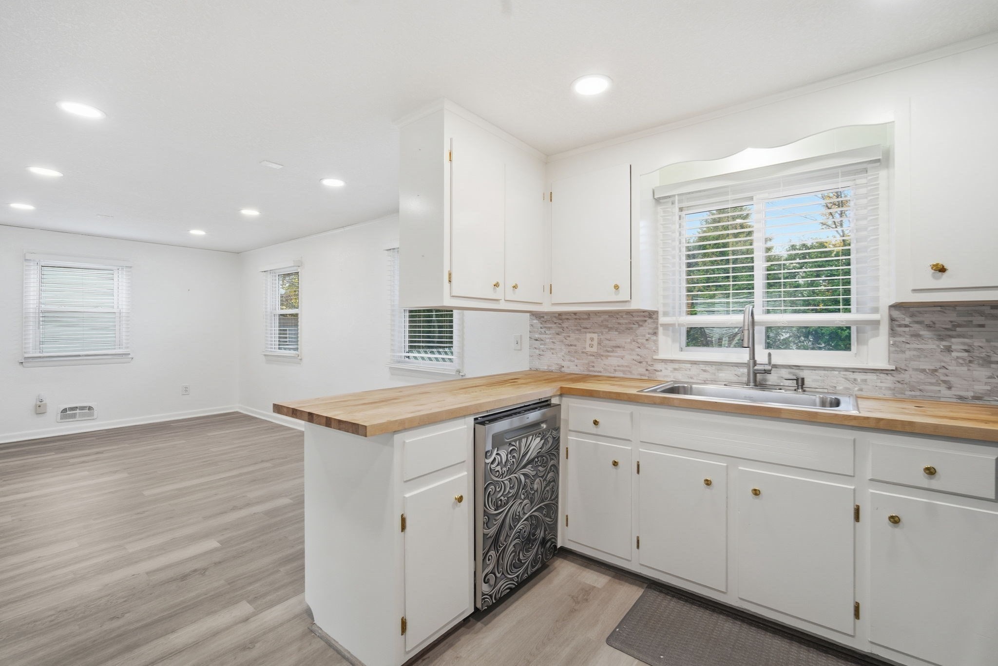 181 Beauchamp Ter, Chicopee, MA 01020 - Image 7