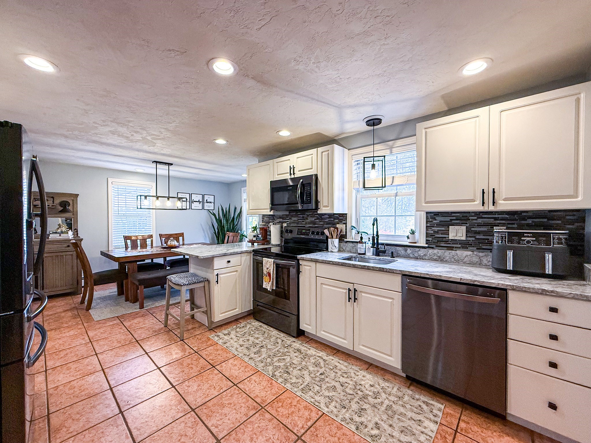 2 Larson Rd, Milford, MA 01757 - Image 11