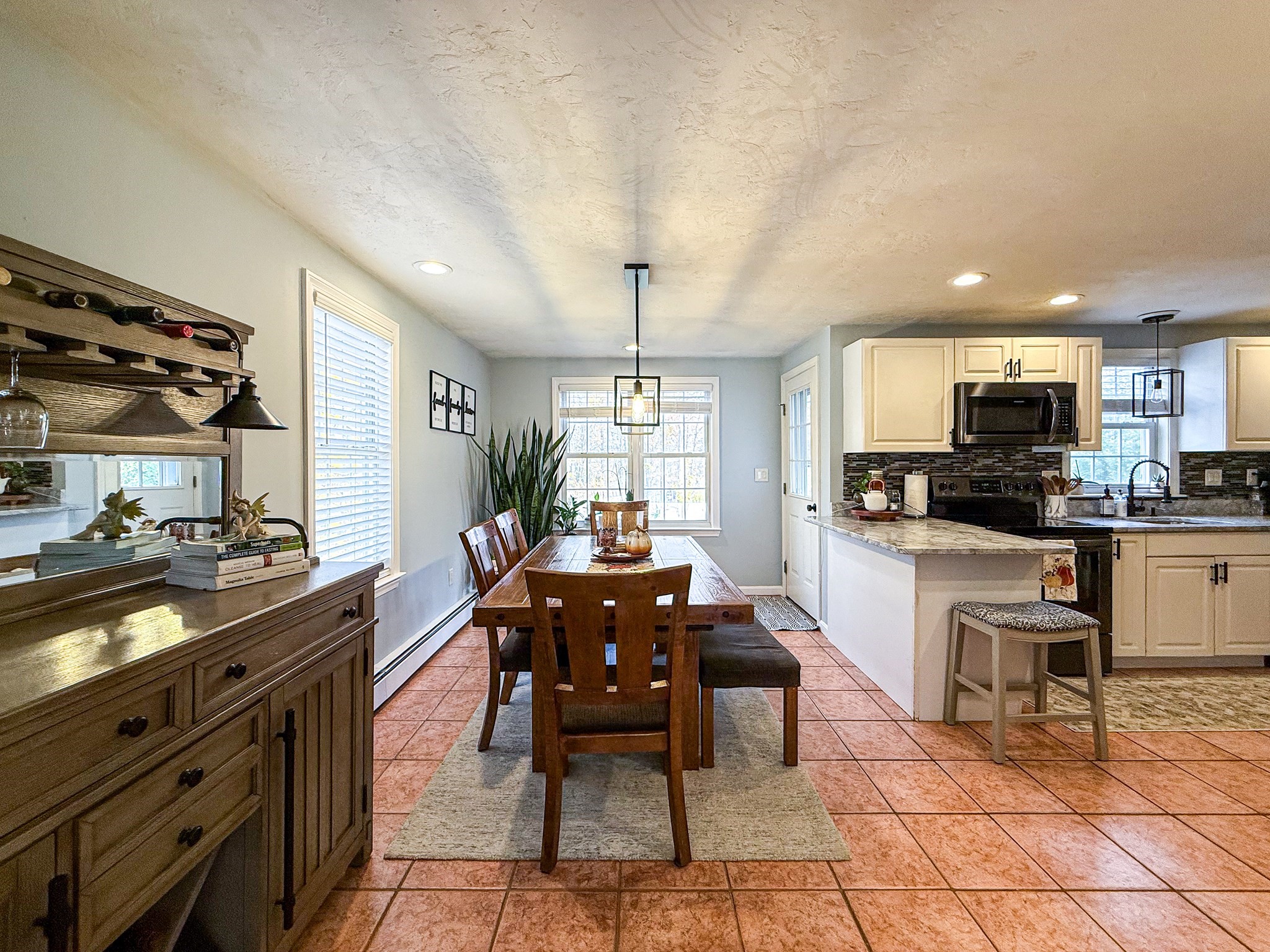 2 Larson Rd, Milford, MA 01757 - Image 8