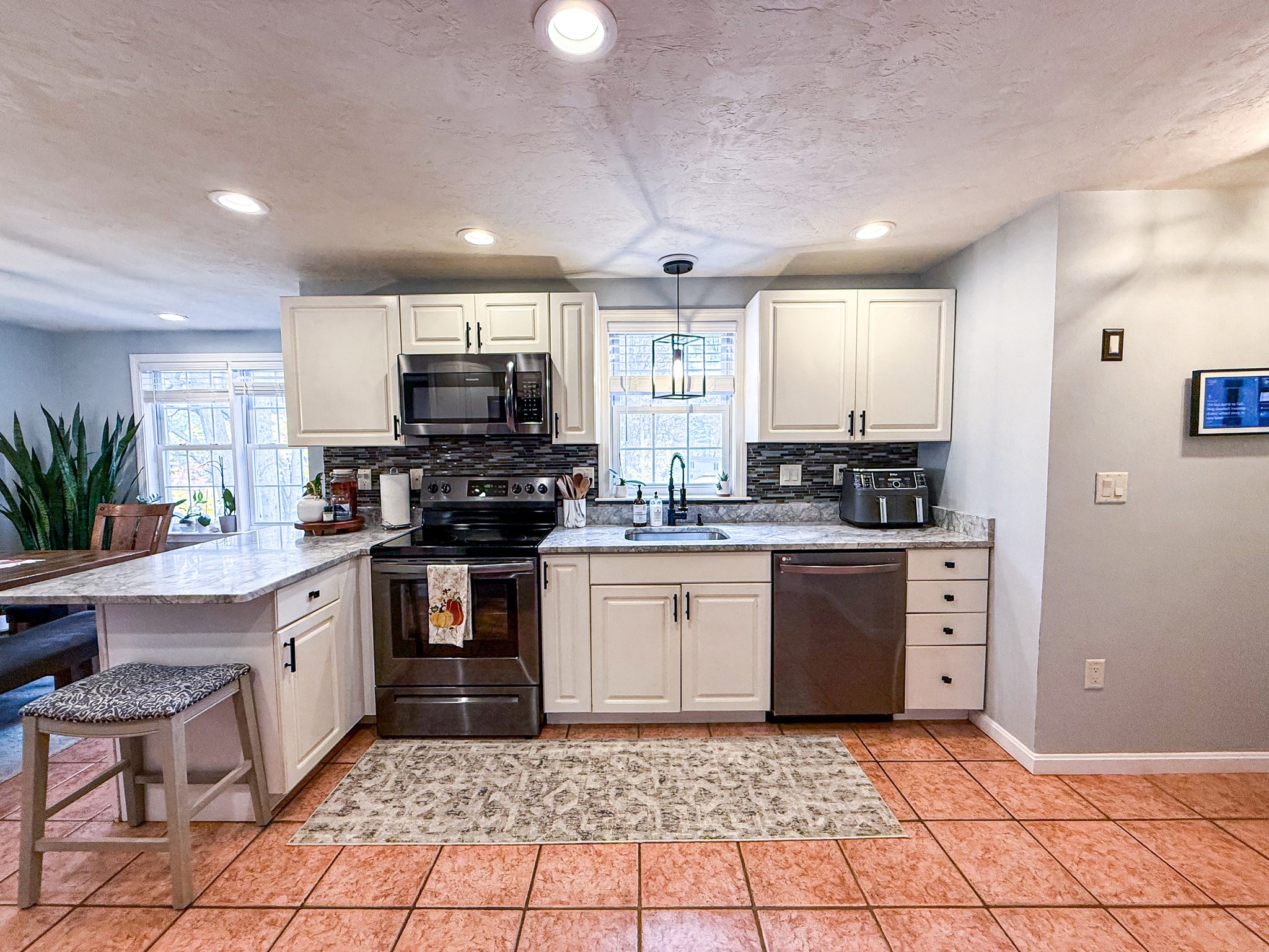 2 Larson Rd, Milford, MA 01757 - Image 10