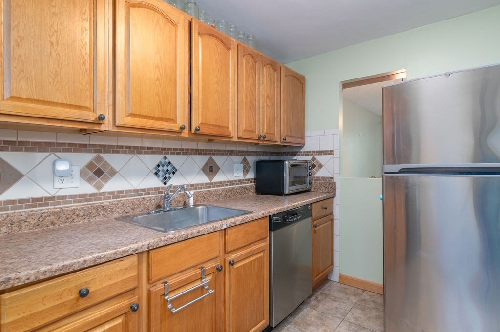 39 Cary Avenue Unit 14, Chelsea, MA 02150