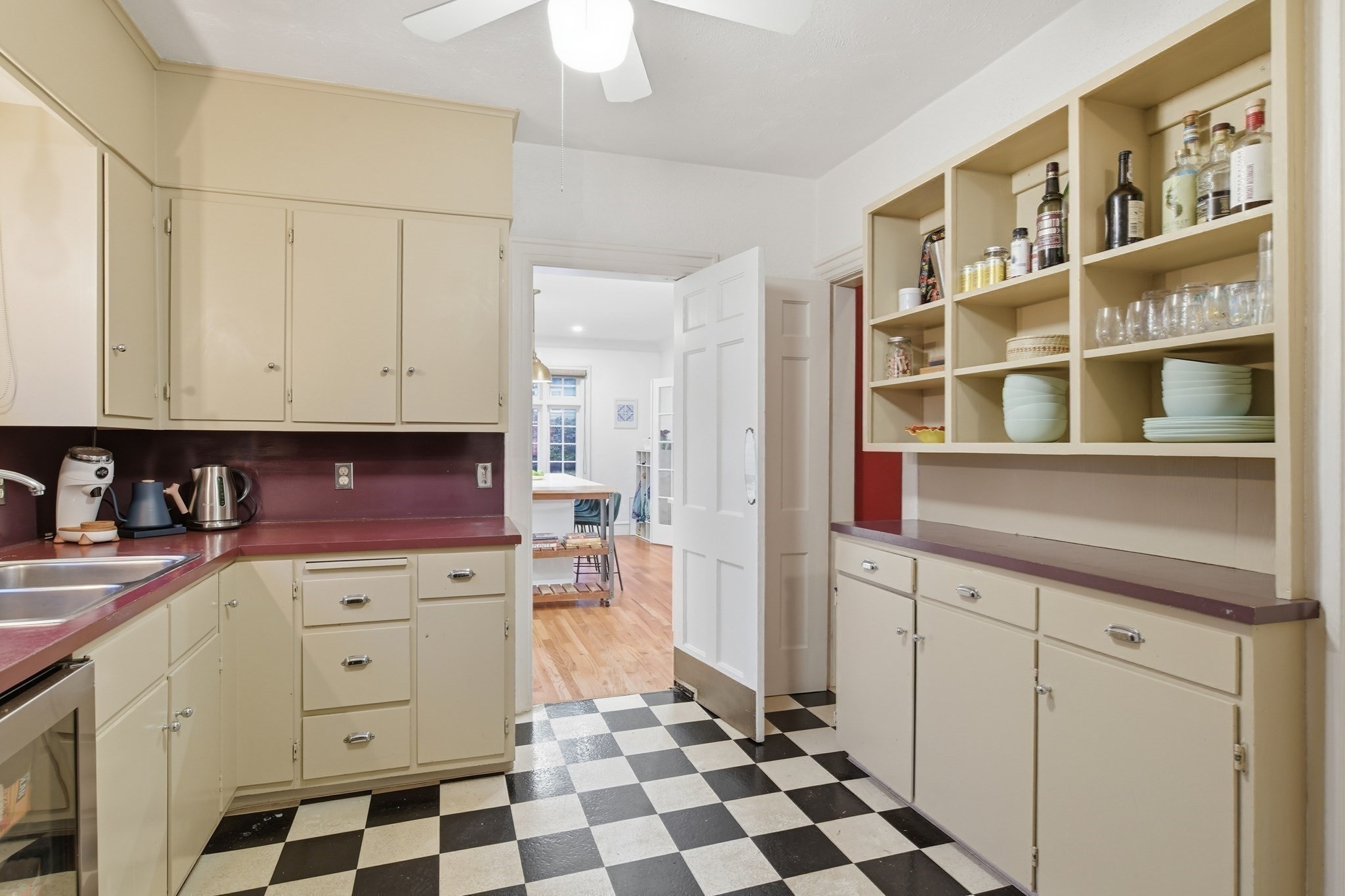 27 Lexington Ave, Holyoke, MA 01040 - Image 15