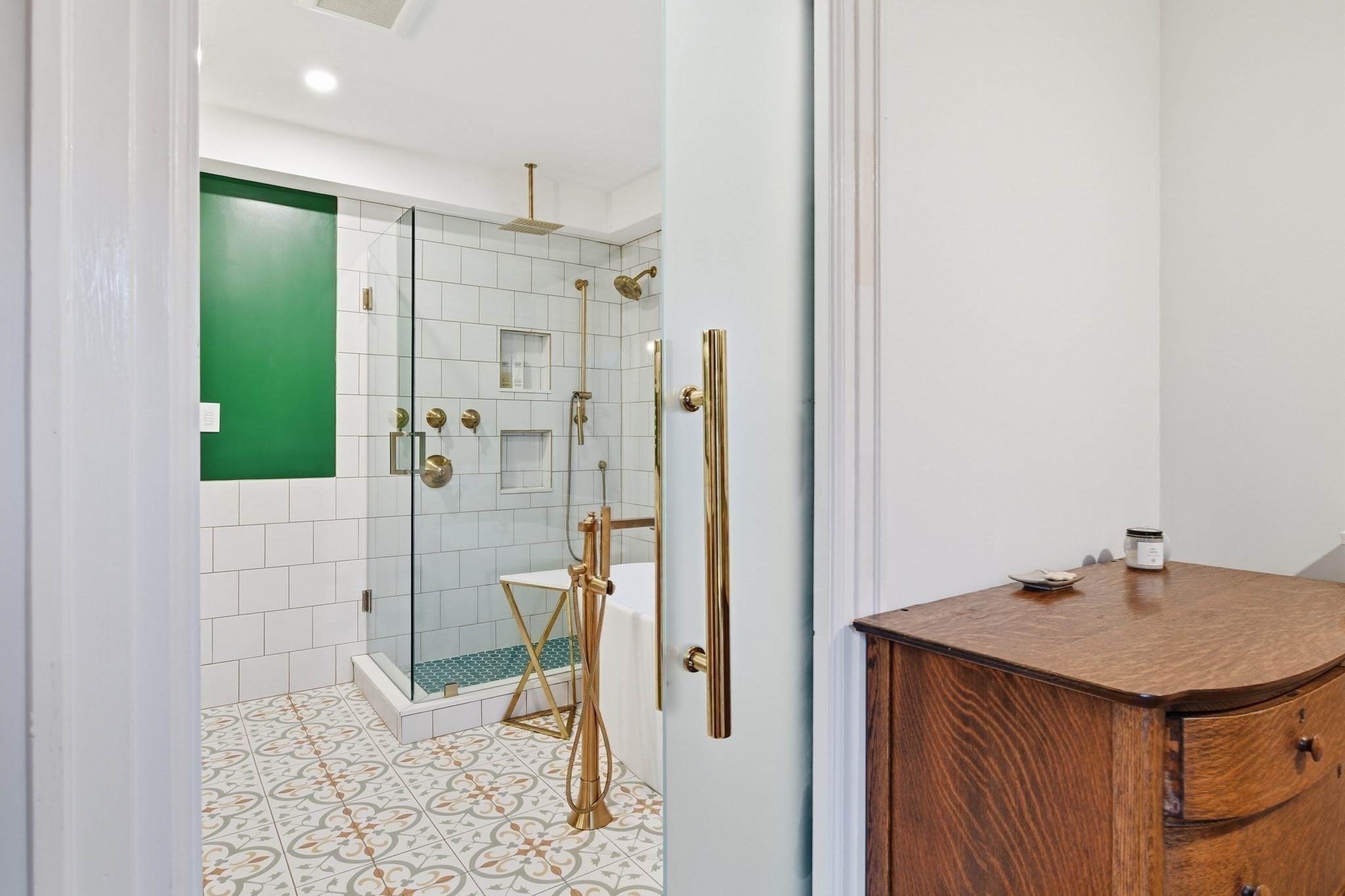 27 Lexington Ave, Holyoke, MA 01040 - Image 22