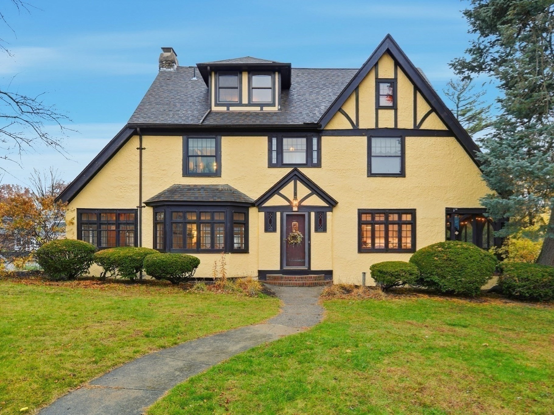 27 Lexington Ave, Holyoke, MA 01040 - Image 36