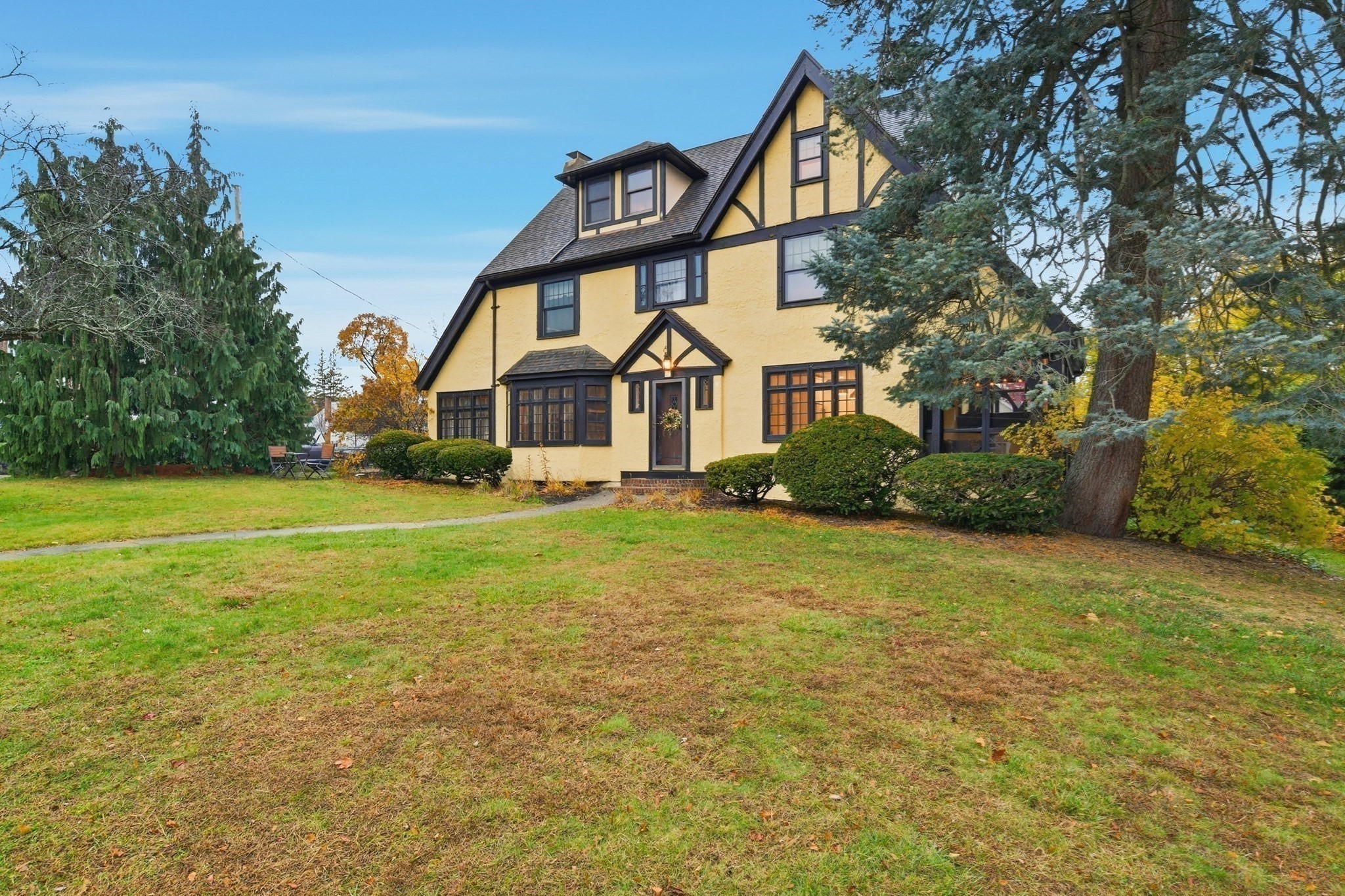 27 Lexington Ave, Holyoke, MA 01040 - Image 37