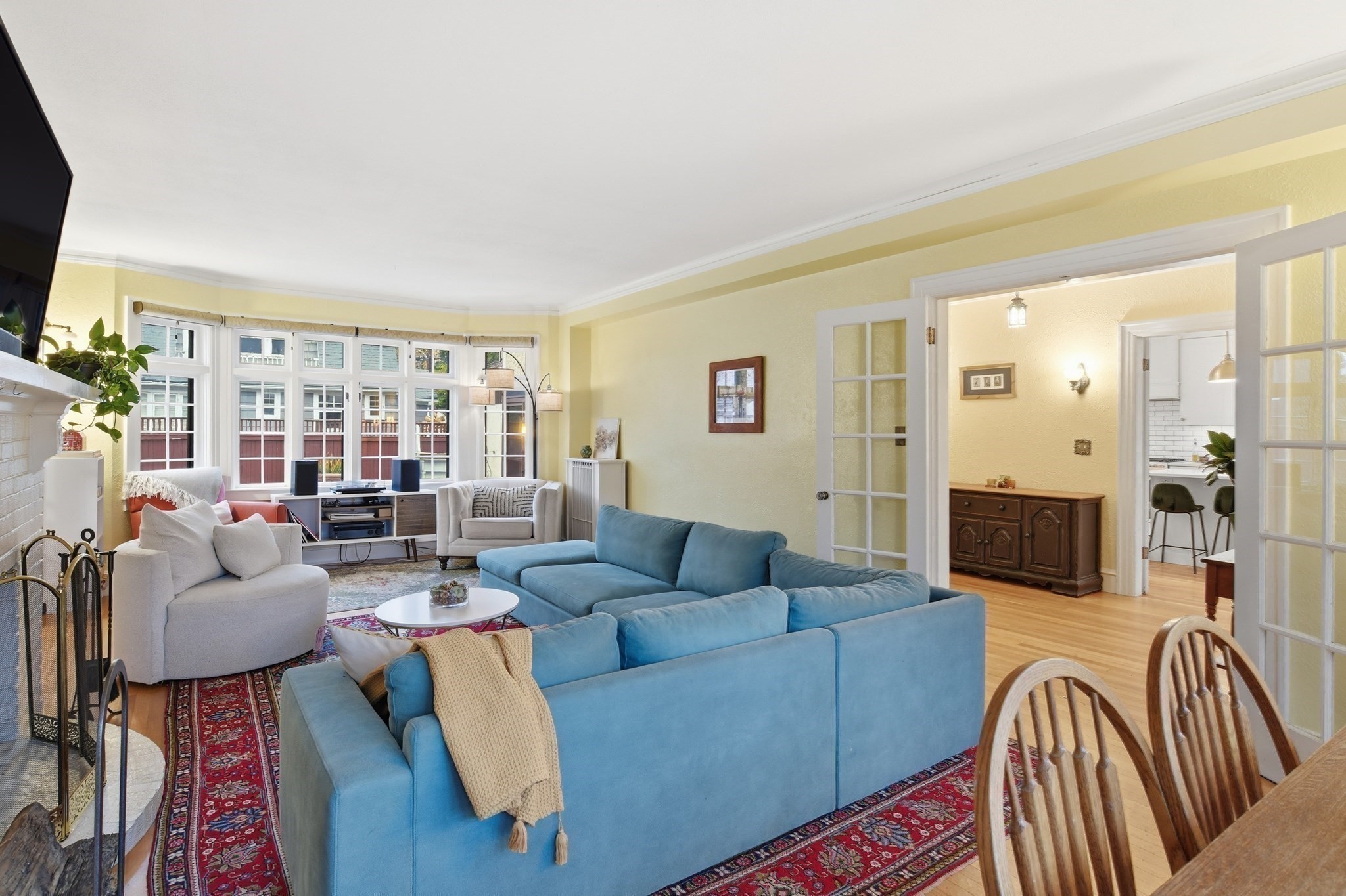 27 Lexington Ave, Holyoke, MA 01040 - Image 9