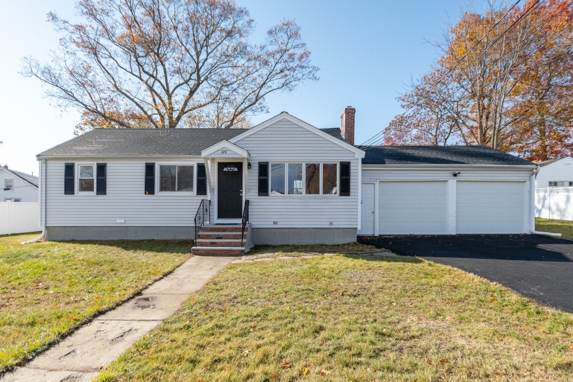 49 Duren Ave, Woburn, MA 01801