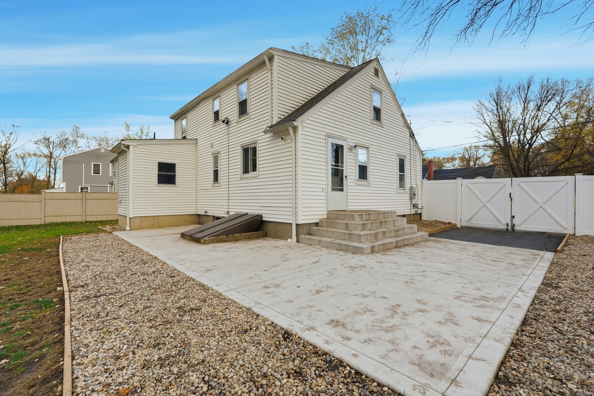 180 Wolcott Ave, West Springfield, MA 01089 - Image 34