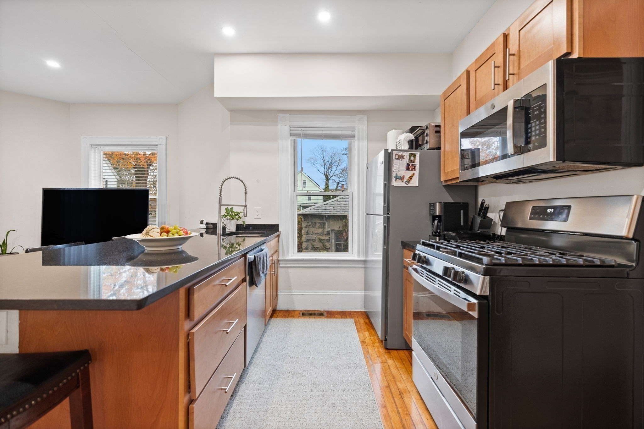 33 Clinton St, Framingham, MA 01702 - Image 9