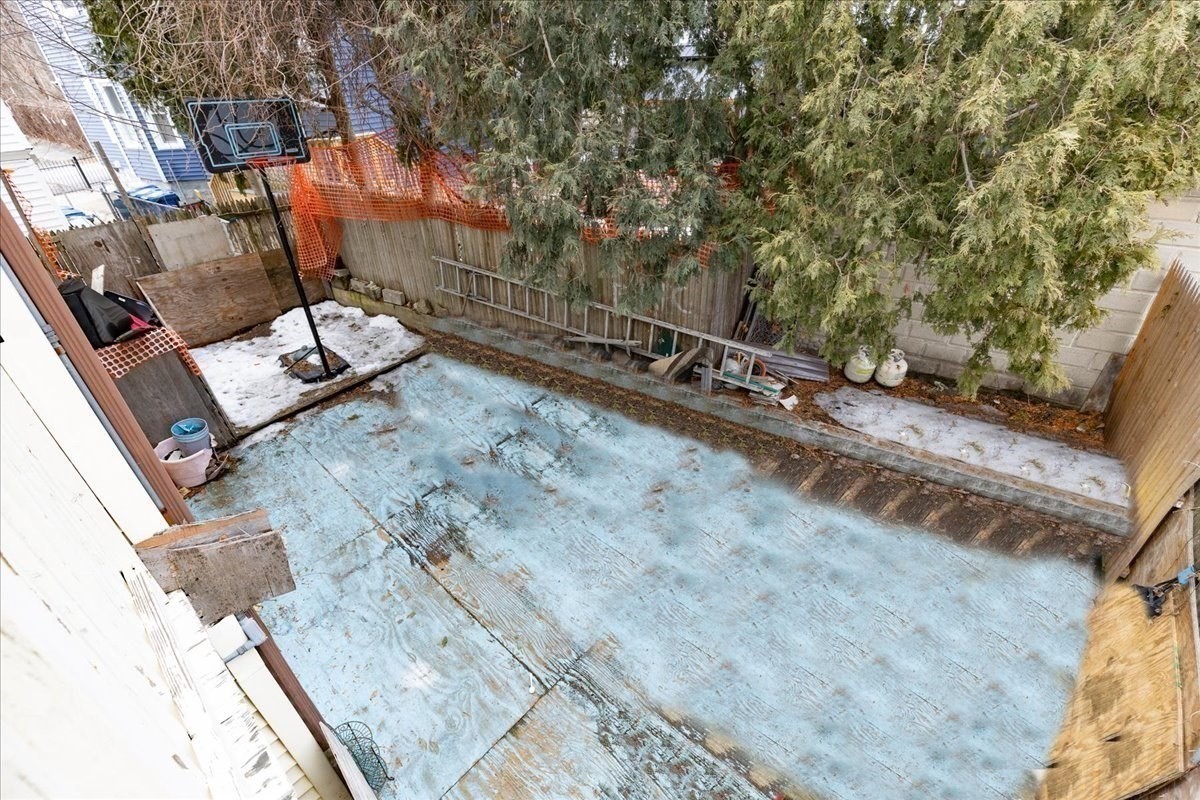 129 Lexington Street, Lawrence, MA 01841 - Image 24