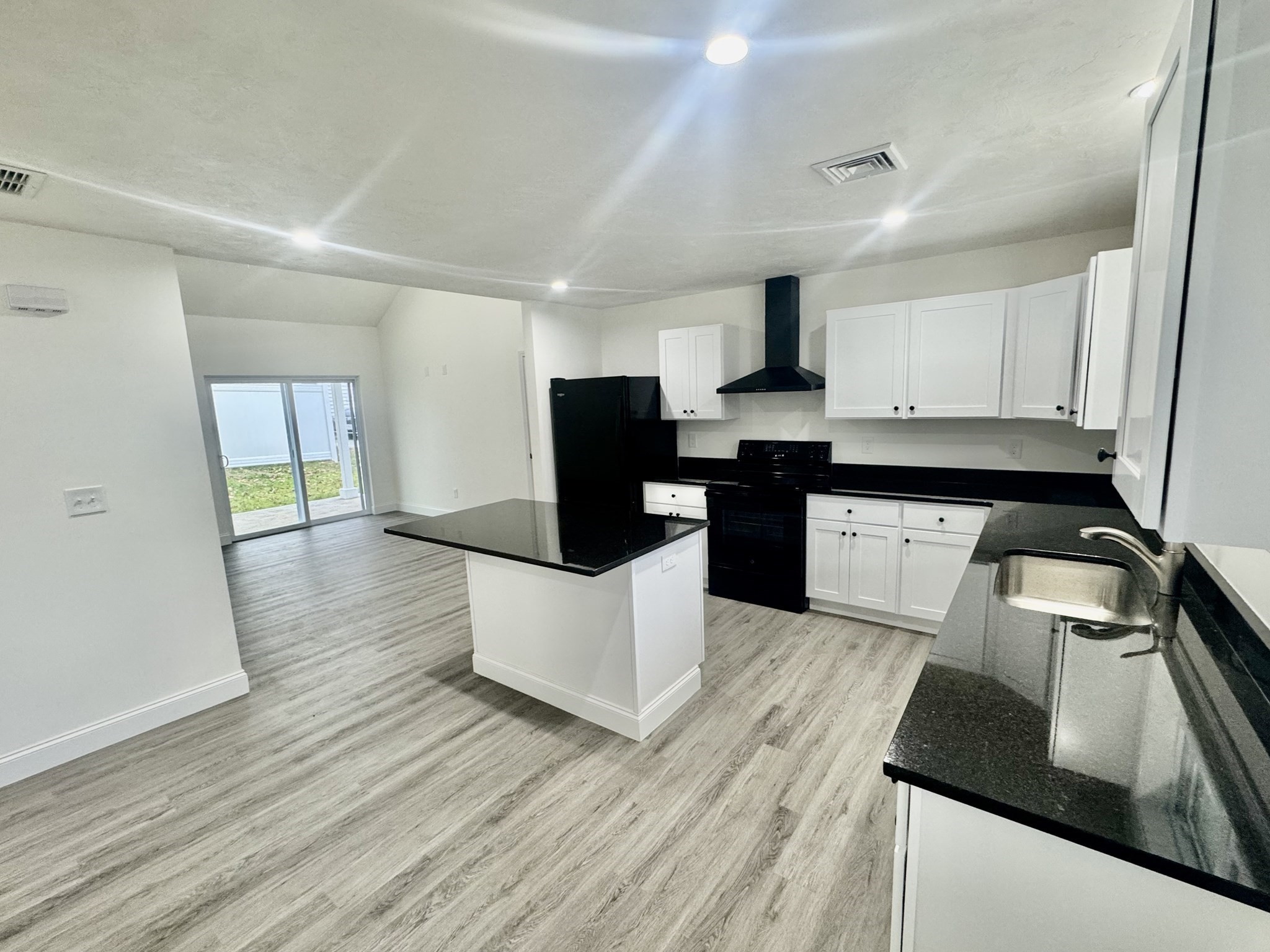 109 Navy Yard Rd, Dracut, MA 01826 - Image 4