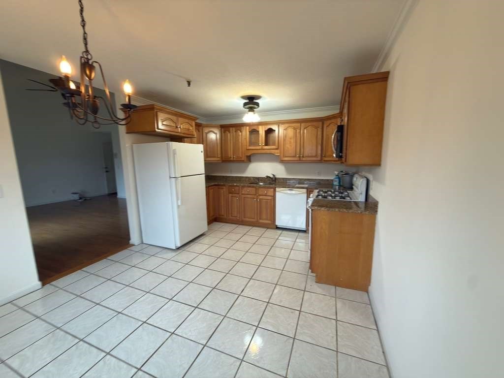 94 Tennis Plaza Rd Unit 10, Dracut, MA 01826 - Image 17