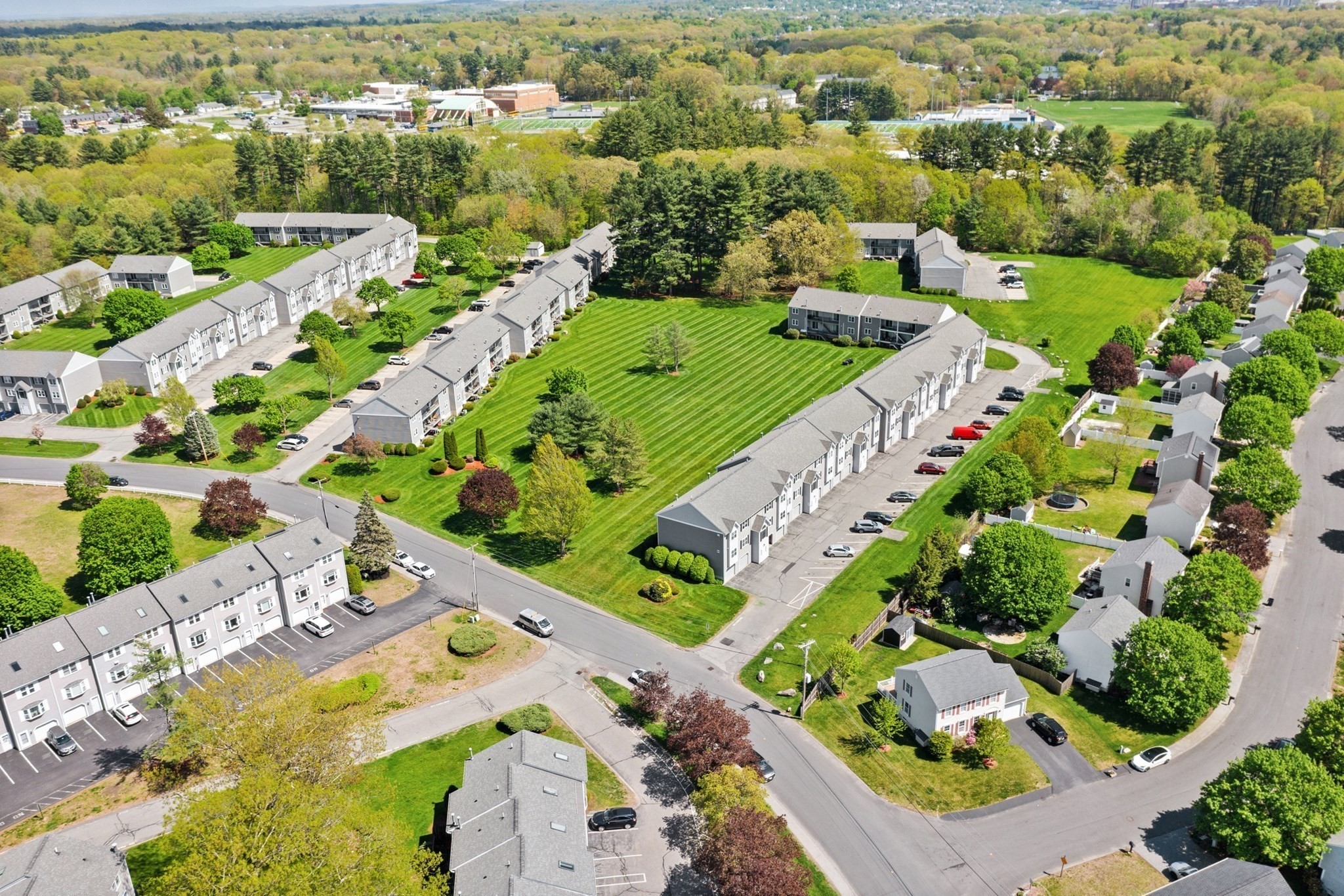 94 Tennis Plaza Rd Unit 10, Dracut, MA 01826 - Image 4