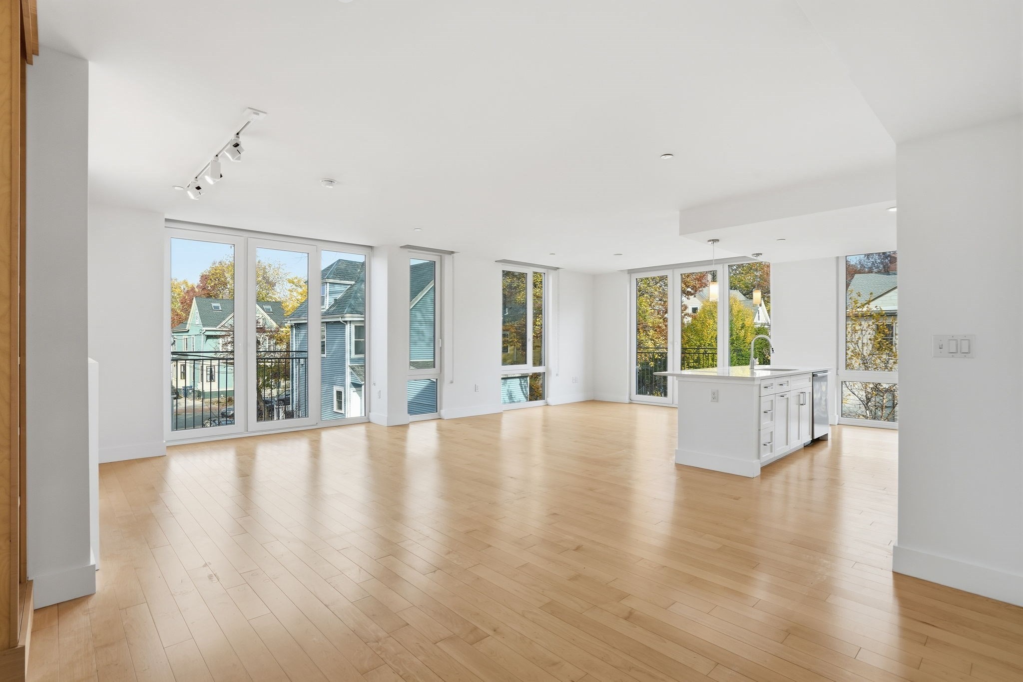 7 Beech St Unit 211, Cambridge, MA 02140 - Image 2