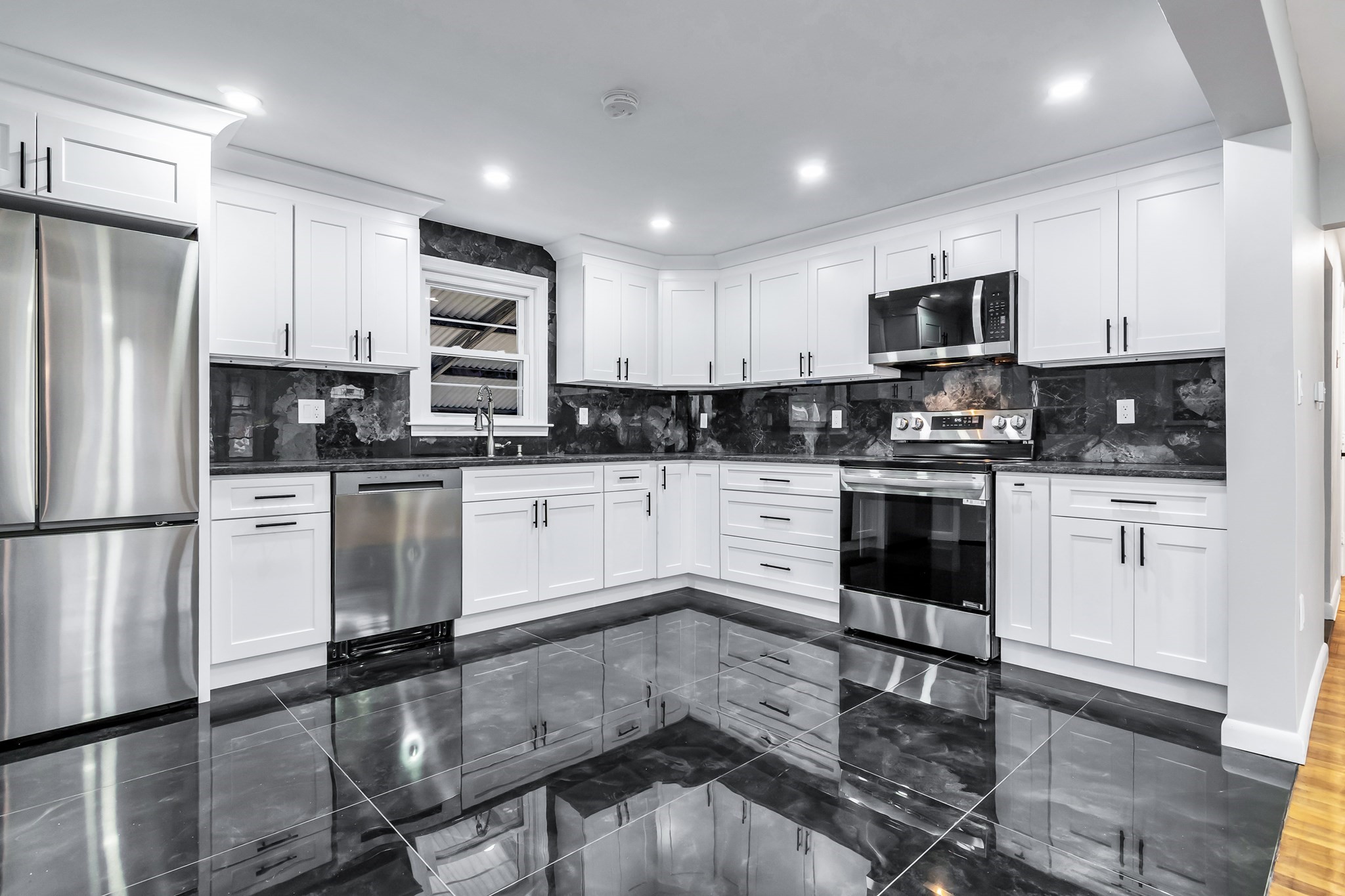 35 Stillwater Rd, Methuen, MA 01844 - Image 6