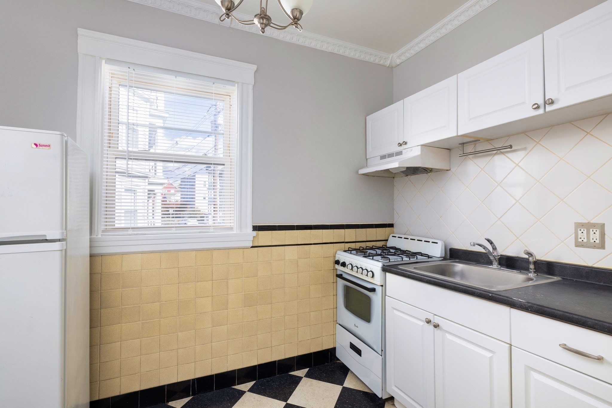 81 Franklin Street, Lynn, MA 01902 - Image 7