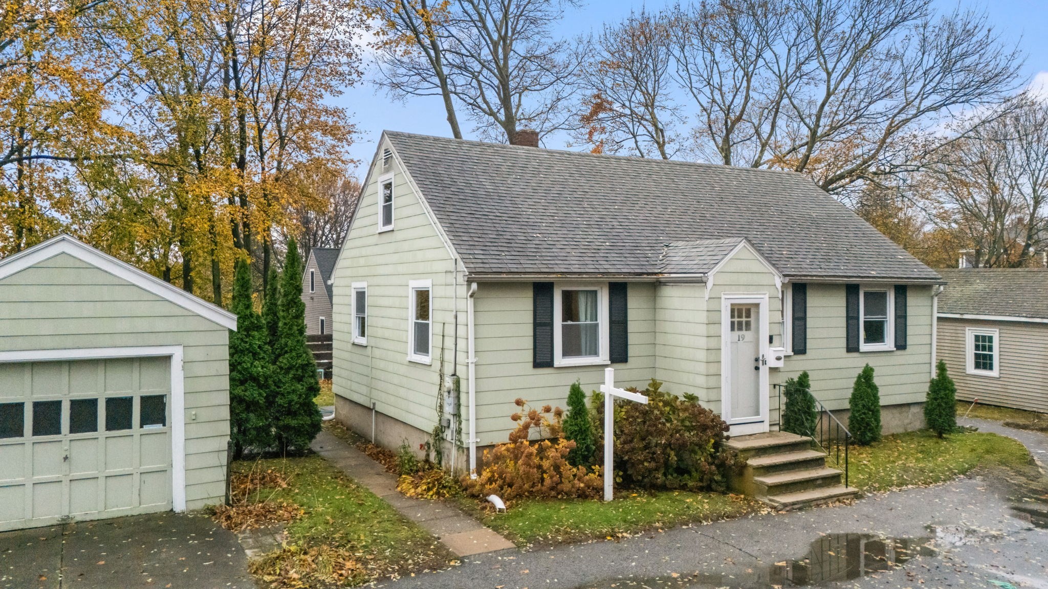 19 Cedar St, Beverly, MA 01915 - Image 2