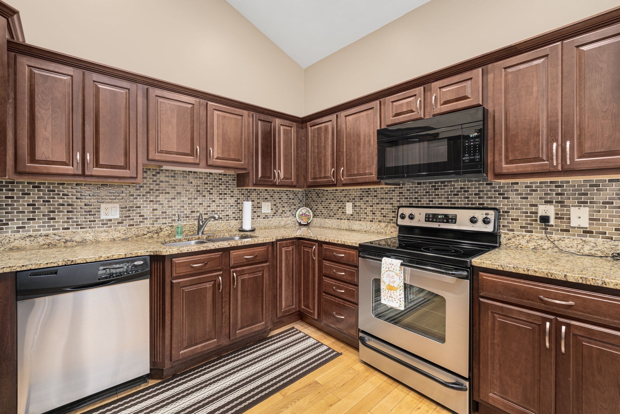 145 Smithfield Road Unit B, North Providence, RI 02904 - Image 14