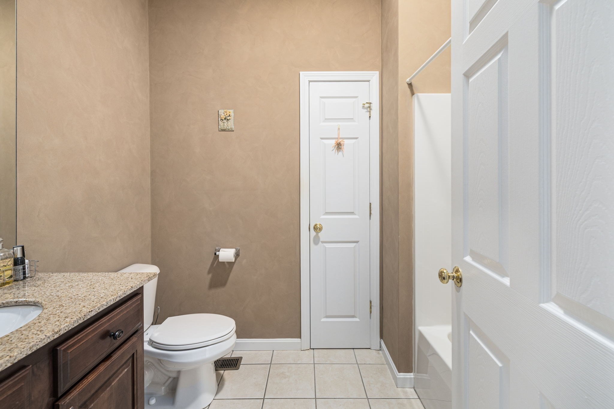 145 Smithfield Road Unit B, North Providence, RI 02904 - Image 17