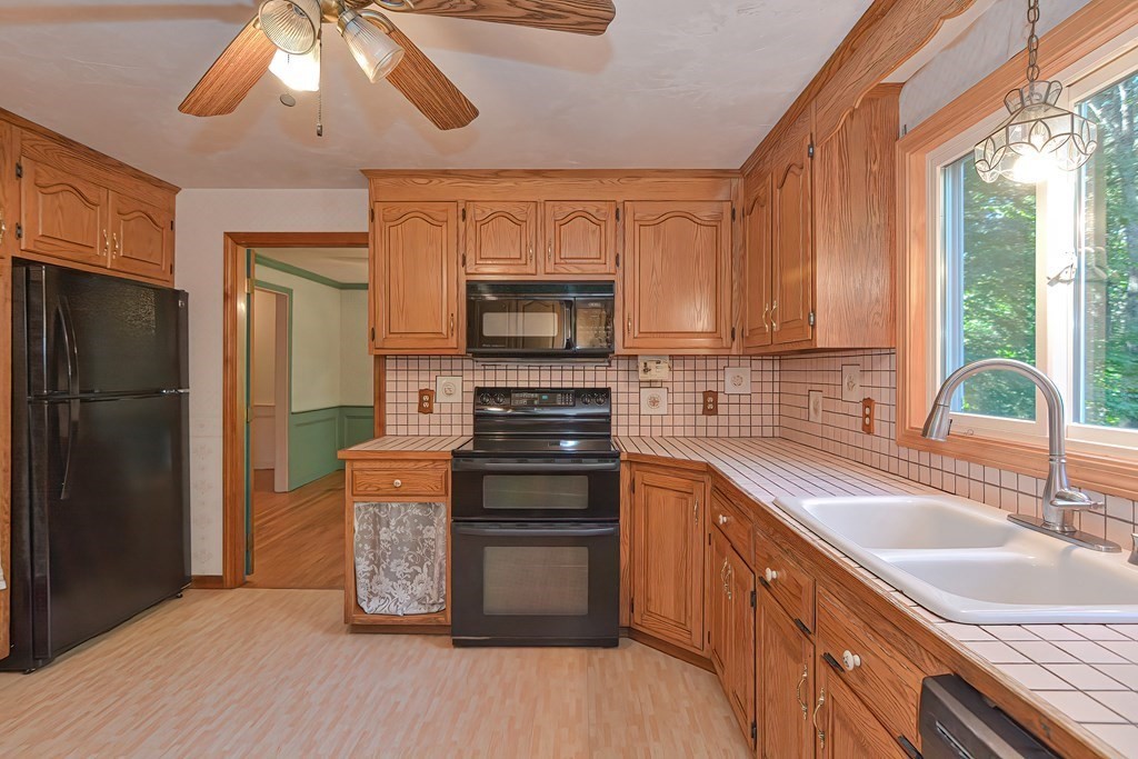 50 Heather Lane, Wrentham, MA 02093 - Image 12