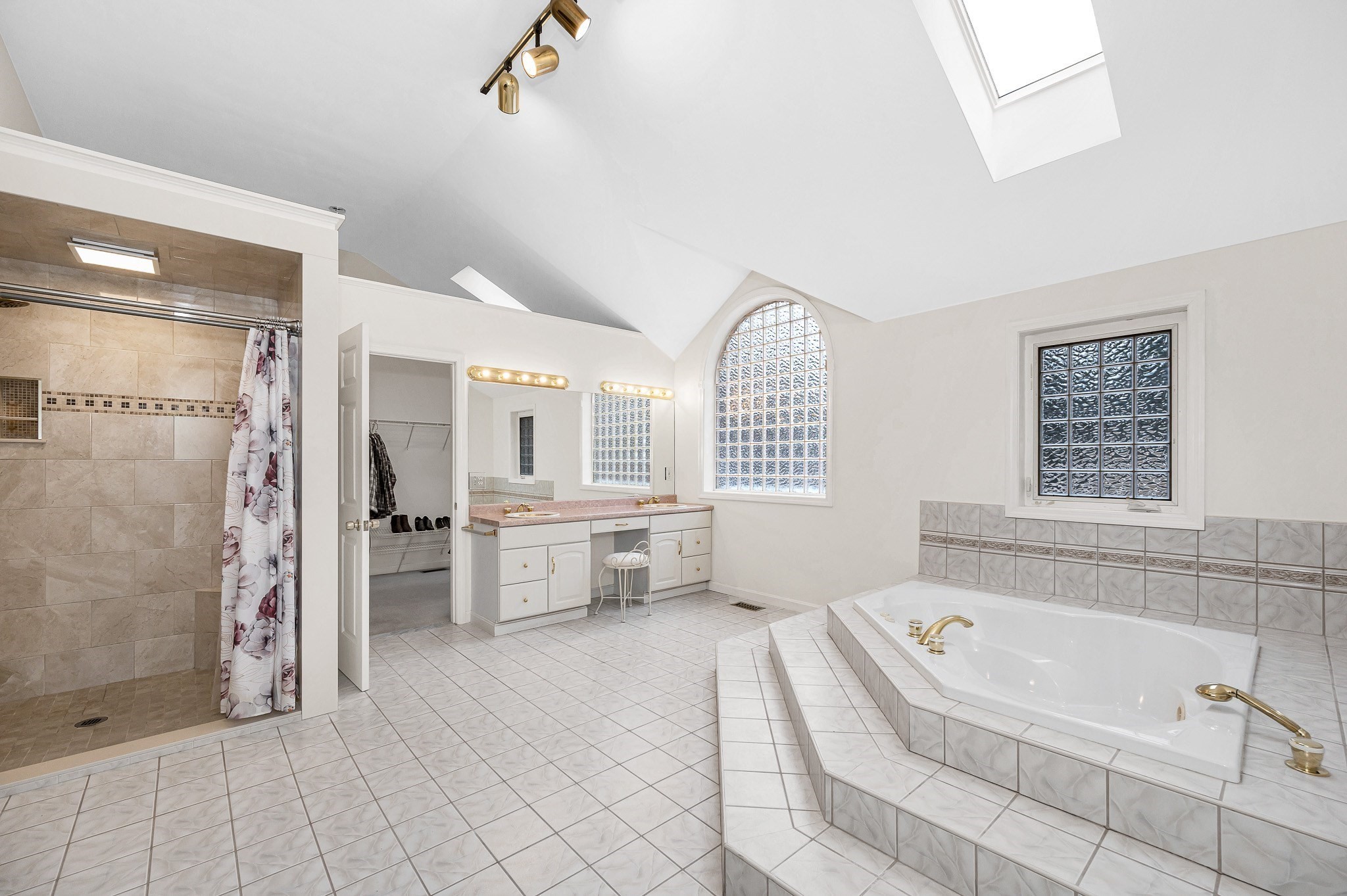 454 Dunstable Road, Tyngsborough, MA 01879 - Image 21