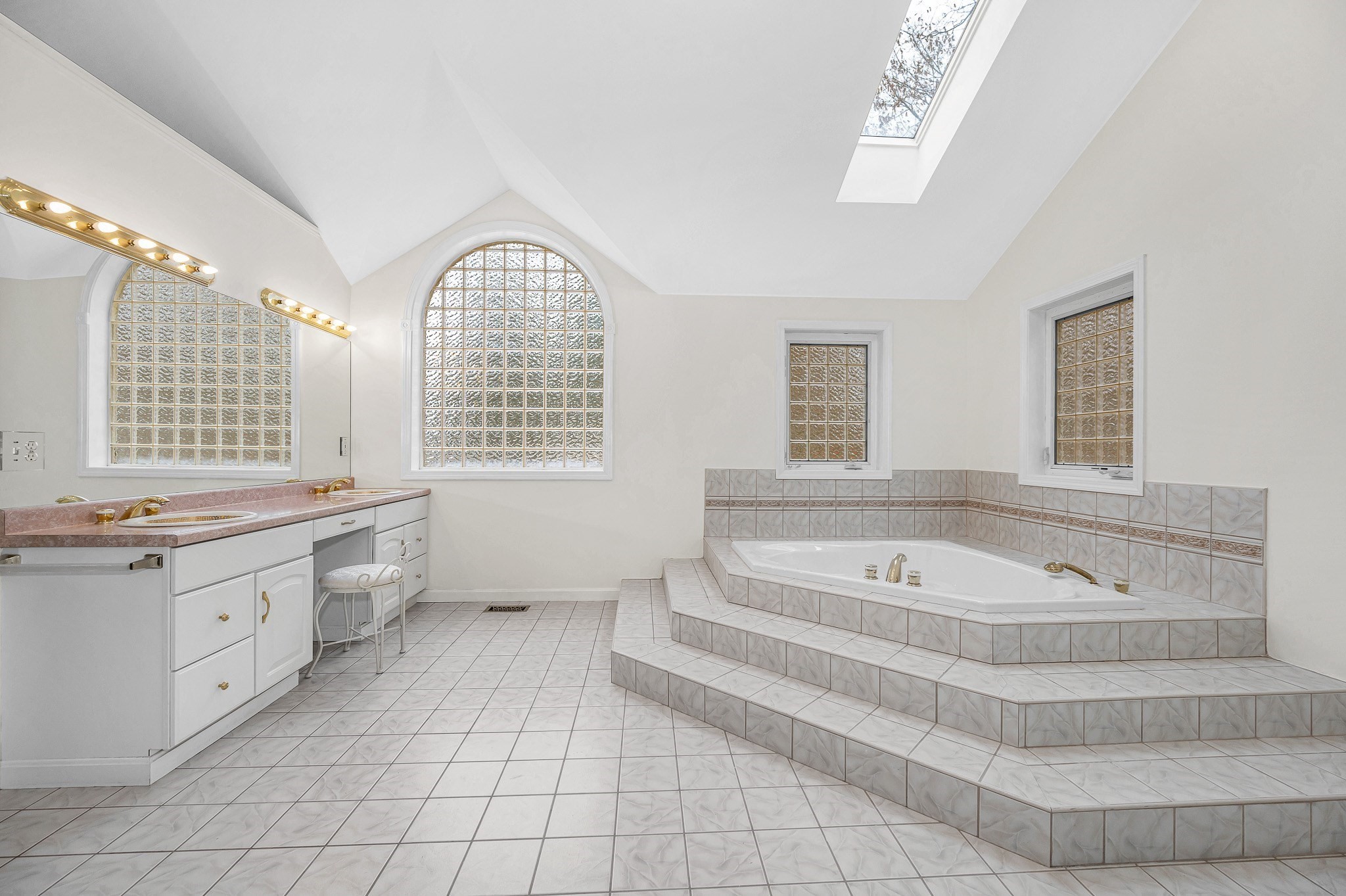 454 Dunstable Road, Tyngsborough, MA 01879 - Image 22