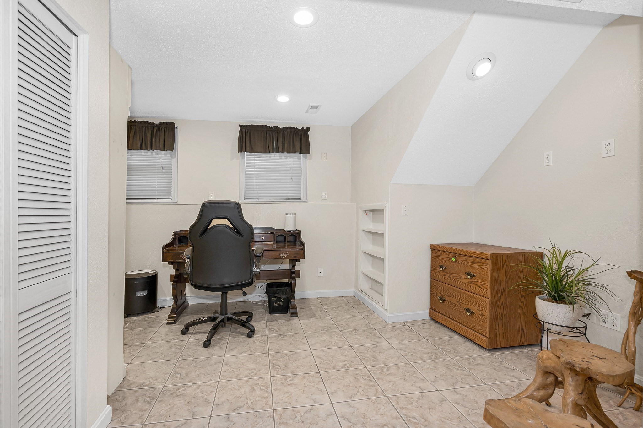 454 Dunstable Road, Tyngsborough, MA 01879 - Image 31