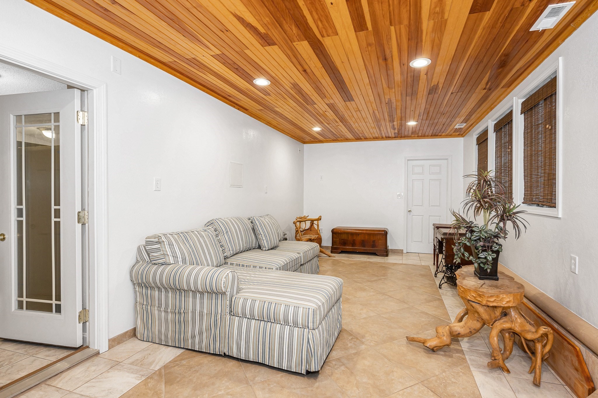 454 Dunstable Road, Tyngsborough, MA 01879 - Image 32