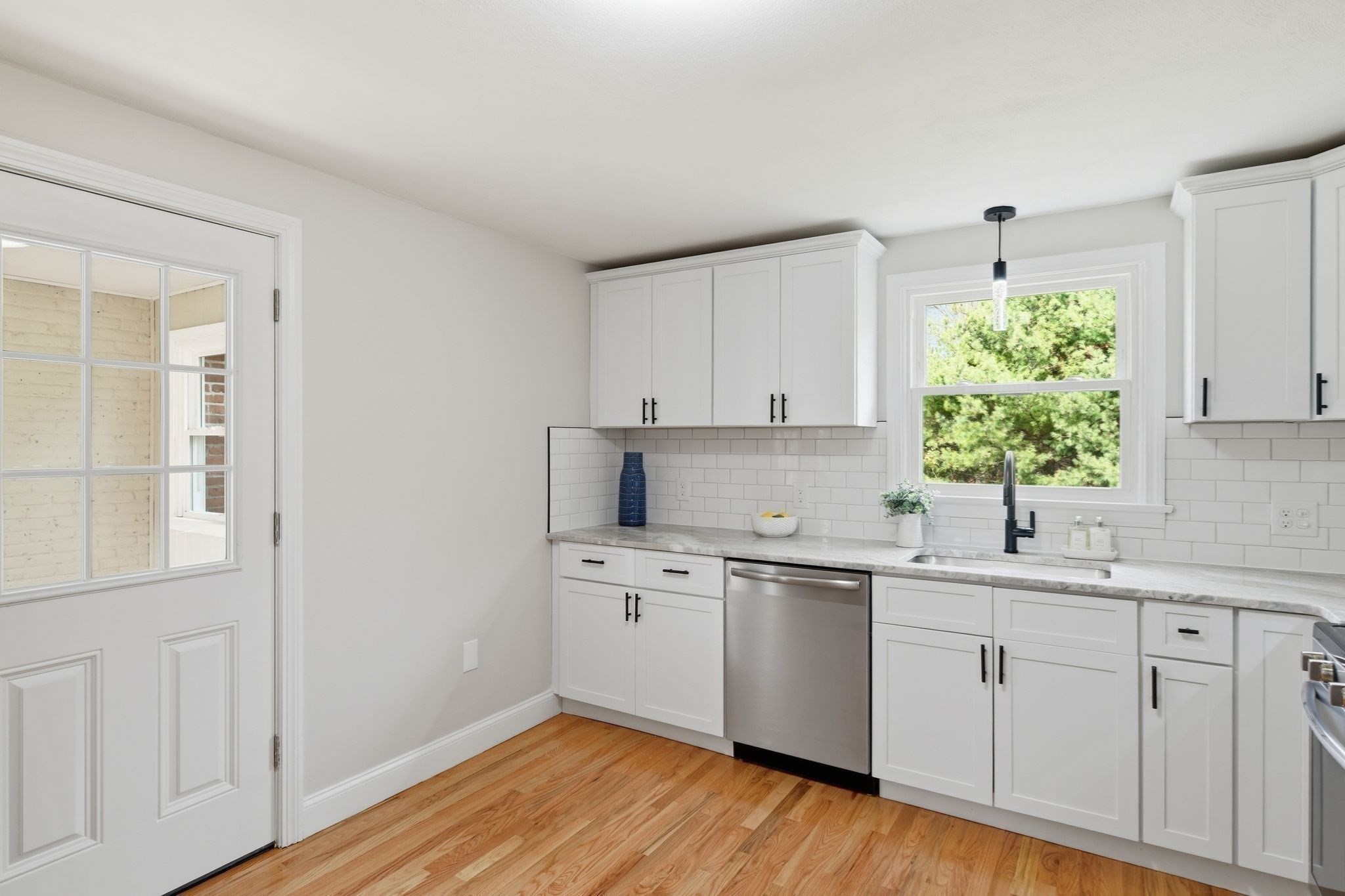 61 Clarence St, West Springfield, MA 01089 - Image 11