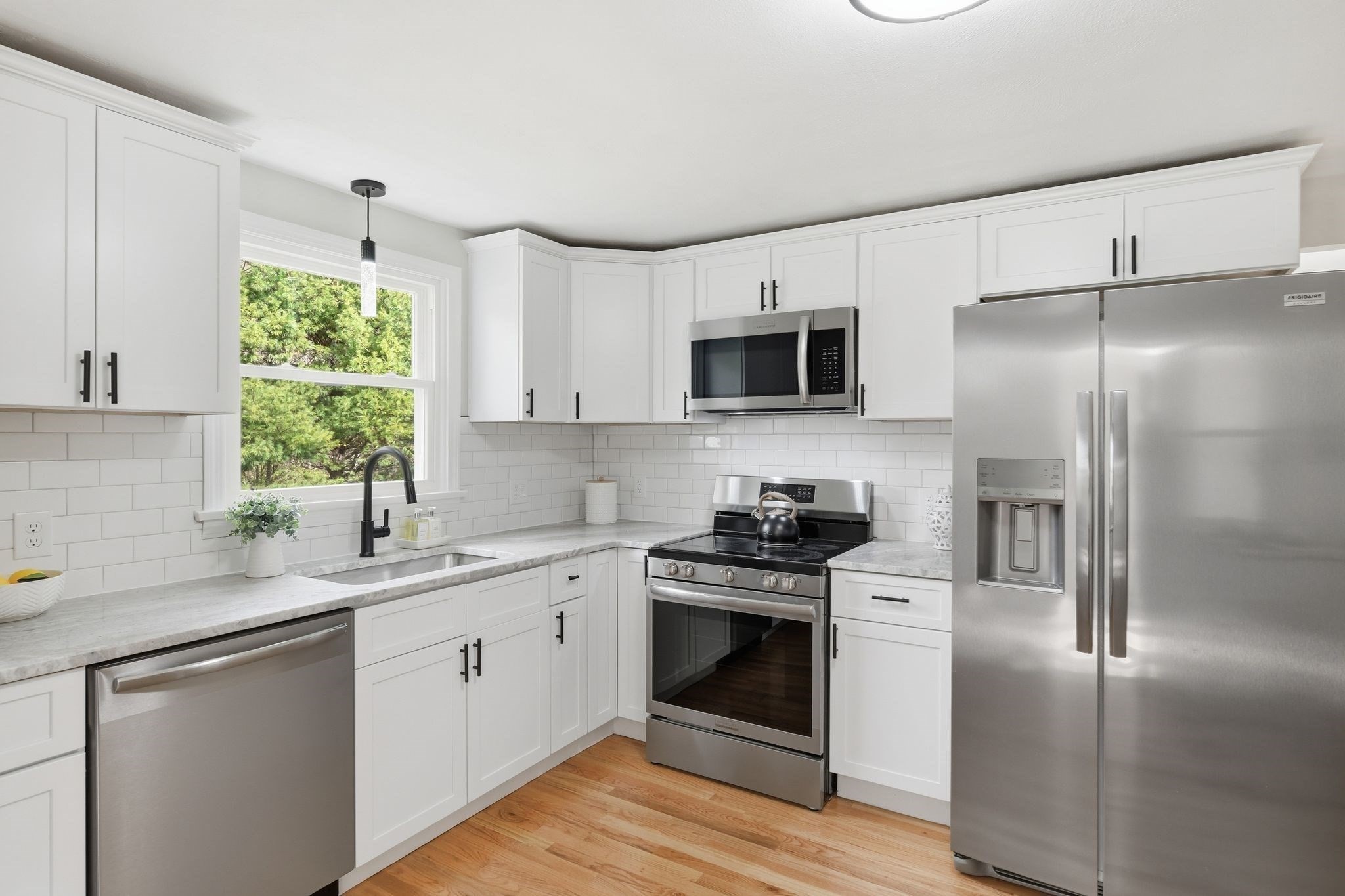 61 Clarence St, West Springfield, MA 01089 - Image 9