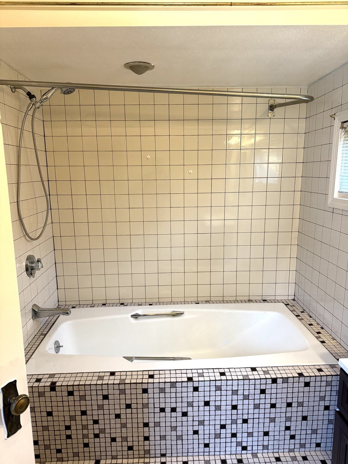 21 Westford Cir, Springfield, MA 01119 - Image 15